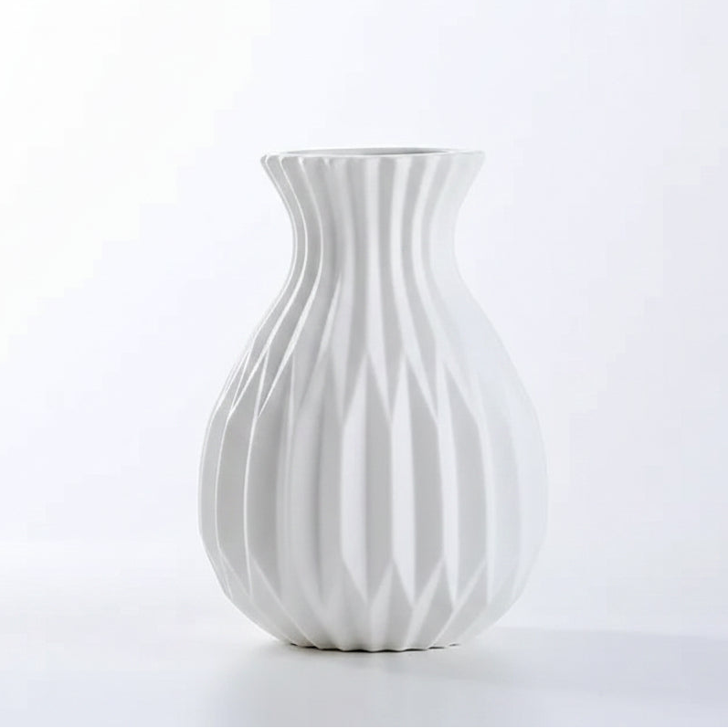 Plastic Nordic Flower Vase - 17cm x 8cm