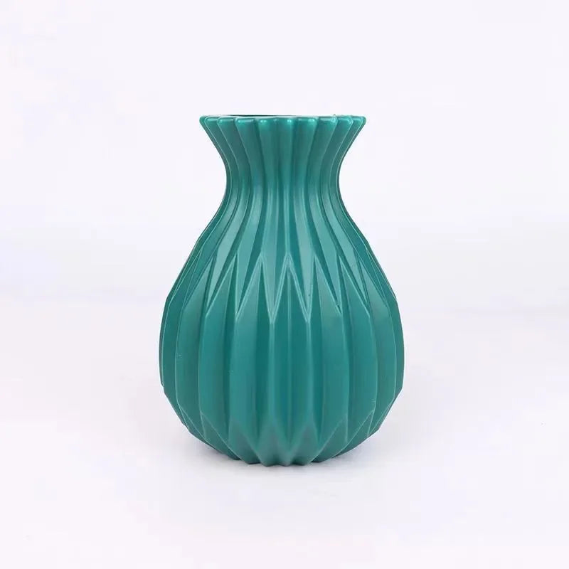 Plastic Nordic Flower Vase - 17cm x 8cm