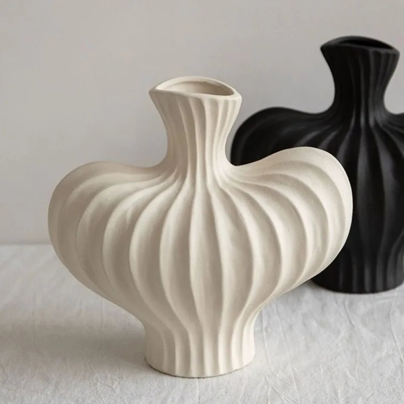 Nordic Plastic Vase - 25.5cmx23cm